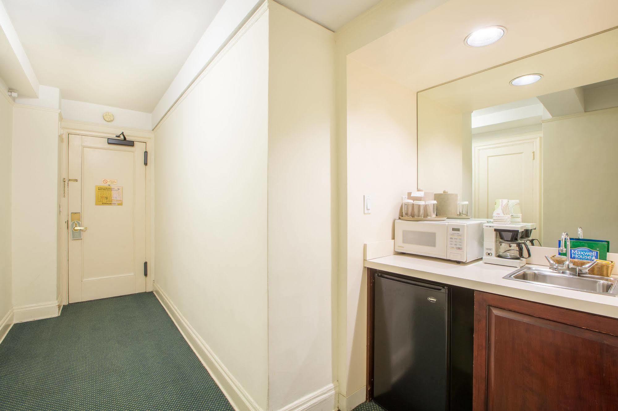 Salisbury Hotel นิวยอร์ก ภายนอก รูปภาพ
